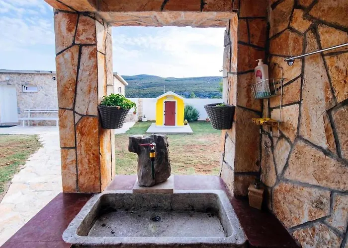 펜션 Amazing Home In Zaton Obrovacki