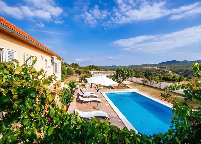 Amazing Home In Zaton Obrovacki Zaton Obrovacki