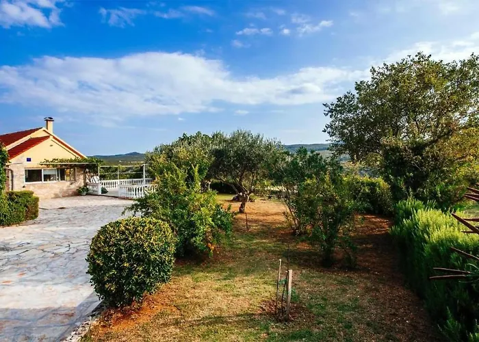 펜션 Amazing Home In Zaton Obrovacki